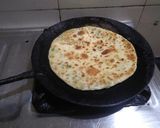 A picture of step 6 of Green peas paratha.
