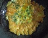 Foto langkah ke 4 dari resep Omelete Bayam.