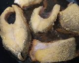Pas rețetă Pește prăjit 🐟 în crustă de mălai cu mămăliguță și usturoi 🧄 2 fotografie