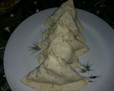 A picture of step 9 of Aaloo chicken samosa.
