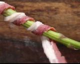 Foto del paso 1 de la receta: Espárragos envuelto en bacon y hojaldre