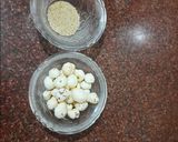 A picture of step 1 of Makhana milk shake.