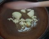 Foto langkah ke 3 dari resep Sosis jamur asem manis.