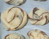 عکس مرحله 6 از دستور کلوچه مارپیچ خرمایی