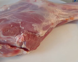 Foto del paso 1 de la receta: Cordero al horno con vino