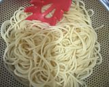 Gambar langkah 2 resipi 👩🍳Spaghetti Aglio Olio.