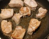 Foto del paso 2 de la receta: Solomillo de cerdo en salsa al vino blanco