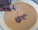 Foto del paso 5 de la receta Bizcocho de naranja y almendra con bocados de chocolate