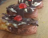 Foto langkah ke 6 dari resep Blackforest Eclair.