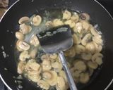 Foto langkah ke 3 dari resep Fried Cauliflower with Creamy Mushroom Sauce.