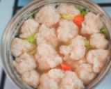 Foto langkah ke 4 dari resep Sup Bola-Bola Udang.