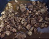 Foto del paso 1 de la receta: Pollo en salsa de chile pasilla y tamarindo, rápido y fácil
