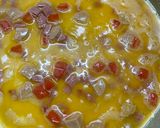 Foto langkah ke 3 dari resep Cheesy Egg-Sausage-Smoked Beef Toastie.