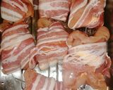 Csirkemell sajttal baconba tekerve recept fázis 2 fotója