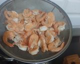 Foto langkah ke 1 dari resep Udang Tumis Mentega.