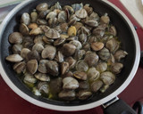 Foto del paso 5 de la receta: Almejas en salsa