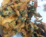 A picture of step 3 of Palak pakora.