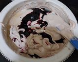Foto langkah ke 3 dari resep Red Velvet Birthday Cake.