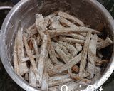 A picture of step 3 of Banana Stem Finger Chips.