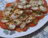 Foto del paso 5 de la receta: Ensalada tomate, rabanitos y zucchini