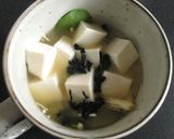 A picture of step 3 of Mug Miso Soup.