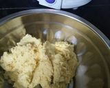 A picture of step 2 of Chana Dal ladoo.