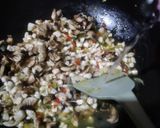 Foto langkah ke 4 dari resep Tumis Ayam Jamur Pedas (Isian Bakpao & Roti).