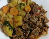 A picture of step 8 of Beef stew, with matoke.