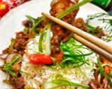 A picture of step 8 of Beef chilli with vegetables fried rice.