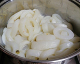 Foto del paso 1 de la receta: Anillas de calamar en salsa rápida y fácil