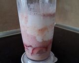 Φωτογραφία βήματος 1 της συνταγής Smoothie φράουλας