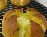 Foto langkah ke 4 dari resep Garlic cheese bread.