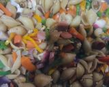 A picture of step 3 of Vegetable sausage pasta.