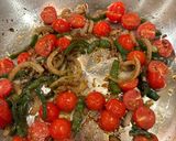 A picture of step 4 of Tuscan Chicken.
