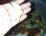 Foto langkah ke 4 dari resep Sup kikil dan Tulang / iga Sapi aroma rempah.