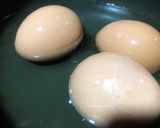 Hình bước làm 3 của món Eatclean- Salad Dưa Leo, Cà Chua, Hành Tây Và Trứng Lòng Đào