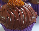 Foto del paso 4 de la receta: Muffins de chocolate con dulce de leche  y chocolate con naranja