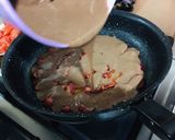 عکس مرحله 7 از دستور کیک شکلاتی با تکه های توت فرنگی 🍓😍❤️🥰