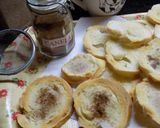 Foto del paso 7 de la receta: Pan caliente tostado con manteca y azúcar