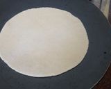 A picture of step 3 of Pizza Roti.