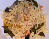 Foto langkah ke 5 dari resep Spaghetti Aglio Olio Pedas Wangi Daun Jeruk Andalan Keluarga😍.