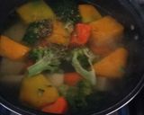 Foto del paso 1 de la receta: Crema de verduras con torreja de brócoli