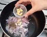 A picture of step 2 of Chicken Resha Daal.