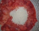 Foto langkah ke 1 dari resep Korean Strawberry Milk.
