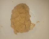 صورة لخطوة 2 من وصفة حلوة السنيكرز بالكرhميل 🍯🍯🍯