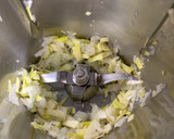 Foto del paso 1 de la receta: Crema de calabacín y champiñón sin patata en Thermomix