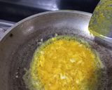 Foto langkah ke 5 dari resep Nasi Goreng Kunyit Teri Nasi.