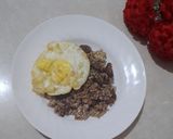 Foto langkah ke 5 dari resep Nasi goreng hitam.