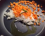 Foto del passaggio 3 della ricetta Gnocchi con ragù bianco di tastasale e pioppini, con crema di porro