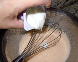 Foto del paso 4 de la receta: Magdalenas de yogur
